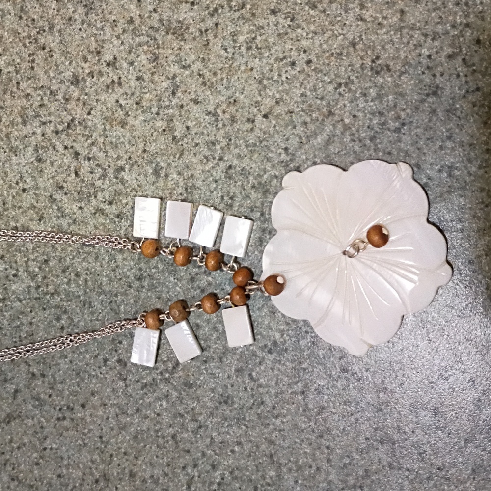 Elegant Silver and White Floral Necklace